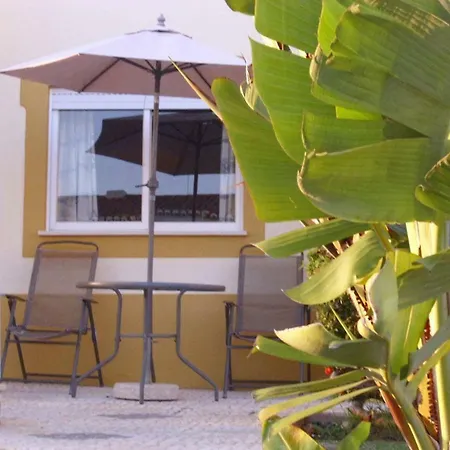 Apartamento Com Piscina, By Iziboo Kings